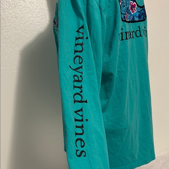Vineyard Vines Teal Shirt with Floral Whale sz small - Picture 5 of 7